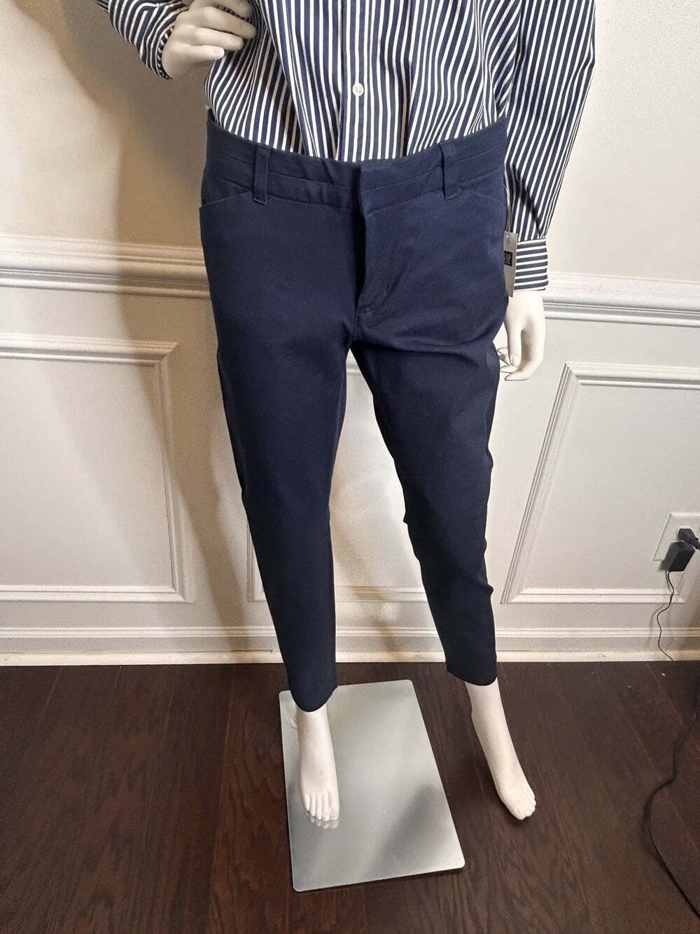 Gap Women’s Slim City Cropped Pants , Size 8, Business Or Casual, NWT